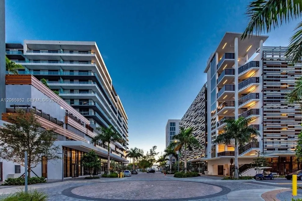 Unit for sale at 2920 NE 207th St, Aventura, FL 33180