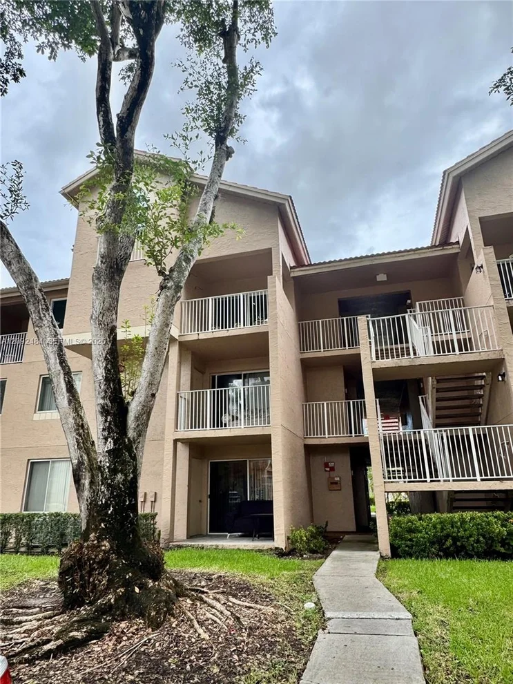 Unit for sale at 10521 SW 157th Pl, Miami, FL 33196