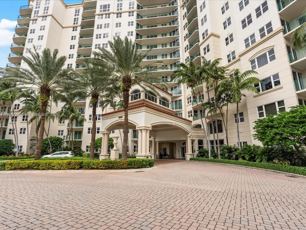 Unit for sale at 20000 E Country Club Dr, Aventura, FL 33180