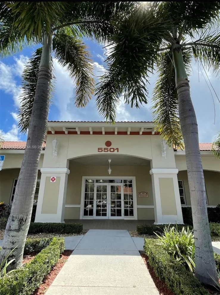 Unit for sale at 5501 N University Dr, Coral Springs, FL 33067