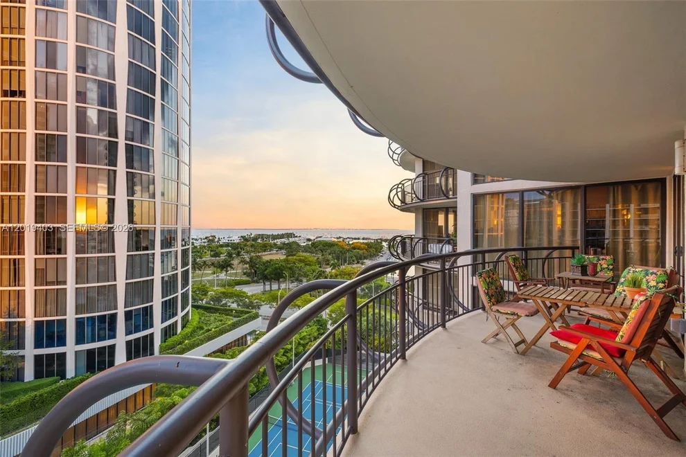 Unit for sale at 2843 S Bayshore Dr, Miami, FL 33133