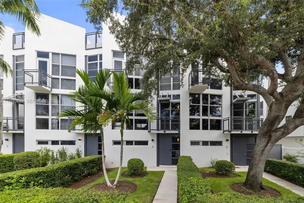 Unit for sale at 721 SE 12th Ct, Fort Lauderdale, FL 33316