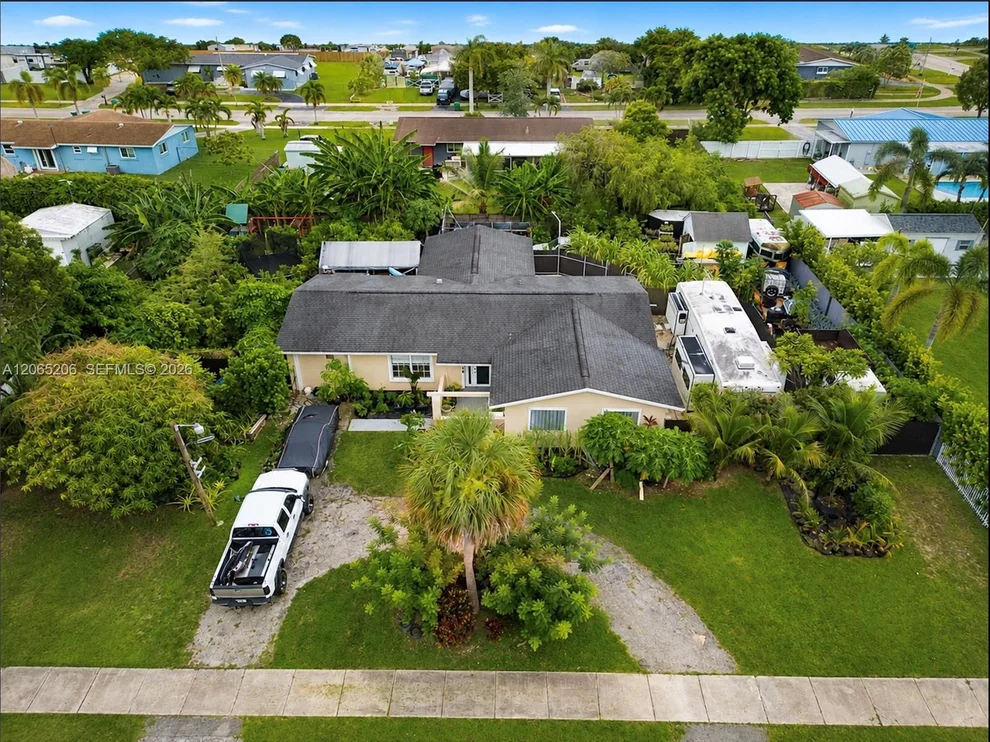 Unit for sale at 27925 SW 163rd Ave, Homestead, FL 33031