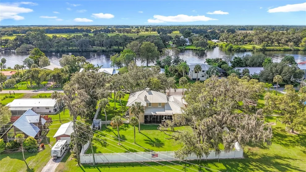 Unit for sale at 3144 Shell Lane, Other City - In The State Of Florida, FL 33935