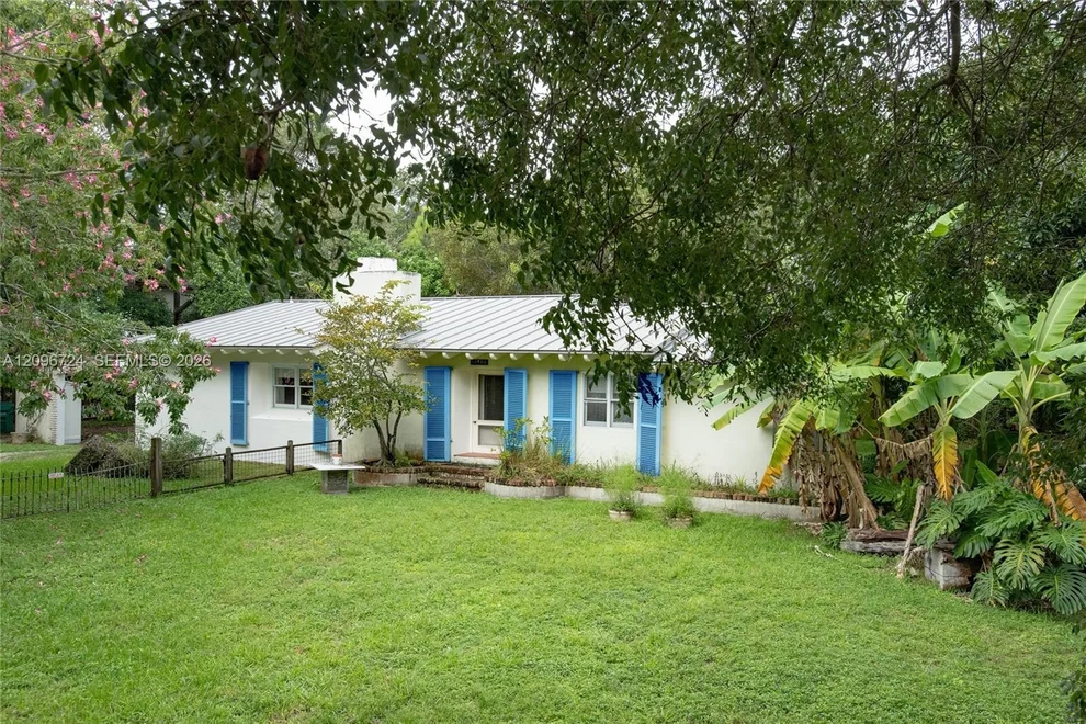 Unit for sale at 13900 Old Cutler Rd, Palmetto Bay, FL 33158