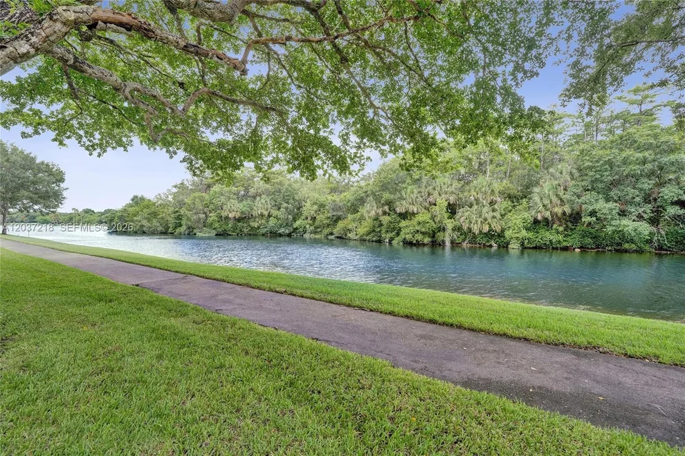 Unit for sale at 2908 S Carambola Cir S, Coconut Creek, FL 33066