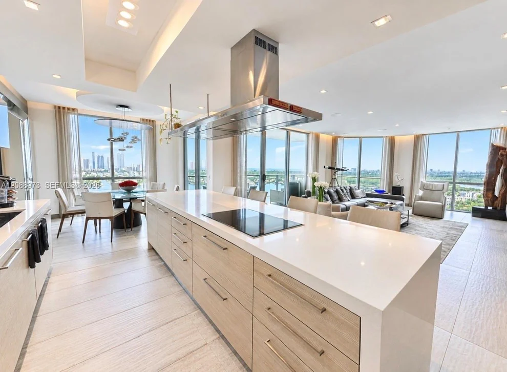 Unit for sale at 17111 Biscayne Blvd, North Miami Beach, FL 33160