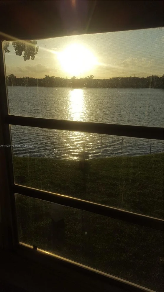 Unit for sale at 19080 NE 3rd Ct, Miami, FL 33179
