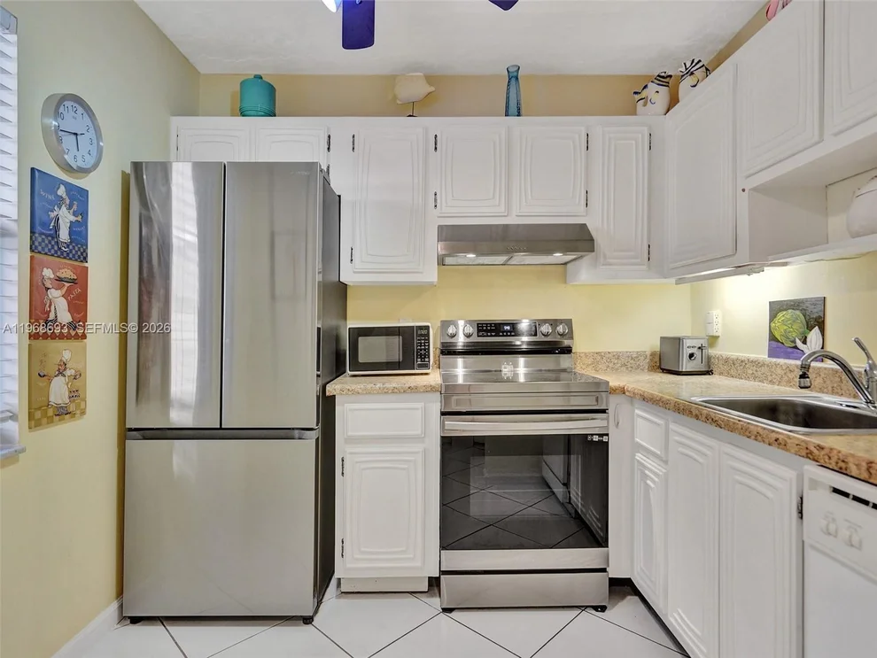 Unit for sale at 2861 Somerset Dr, Lauderdale Lakes, FL 33311