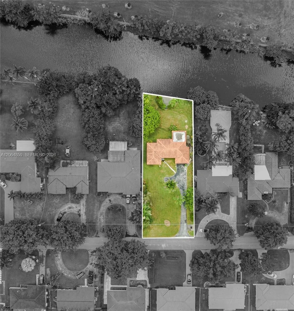 Unit for sale at 400 NW 87th St, El Portal, FL 33150