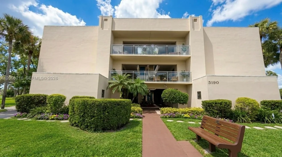 Unit for sale at 5190 Las Verdes Cir, Delray Beach, FL 33484