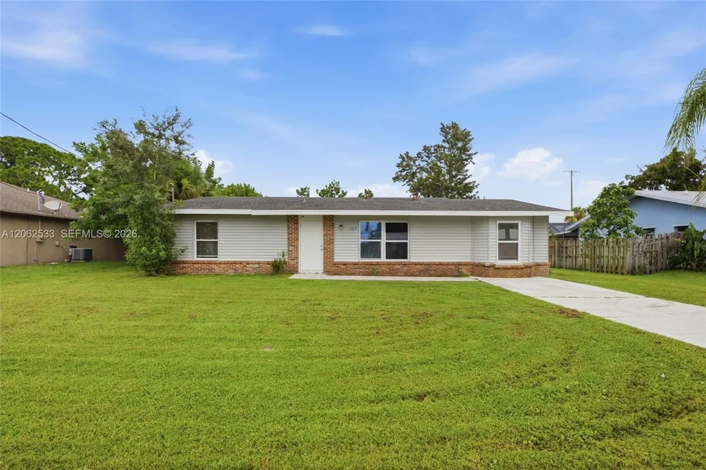 Unit for sale at 365 NW Curtis St, Port St. Lucie, FL 34983
