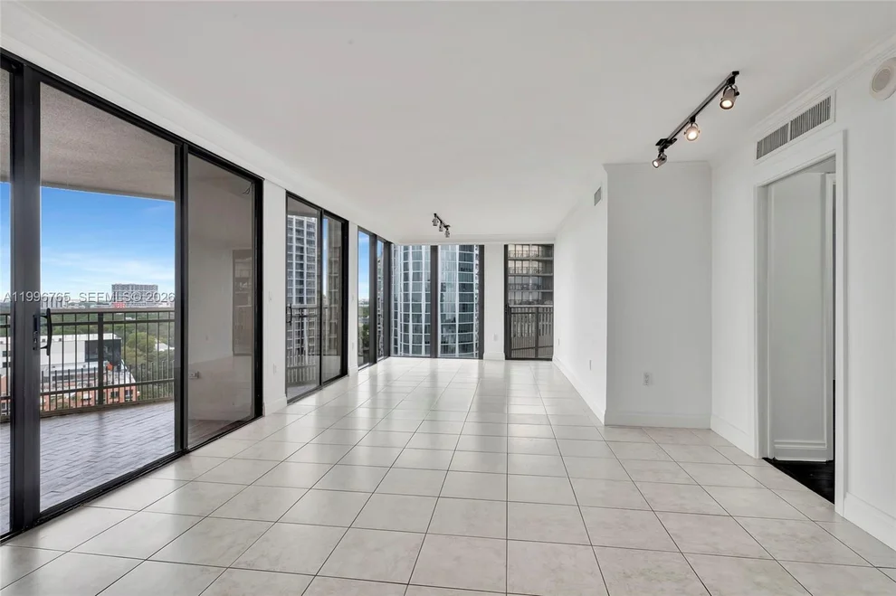 Unit for sale at 2901 S Bayshore Dr, Miami, FL 33133