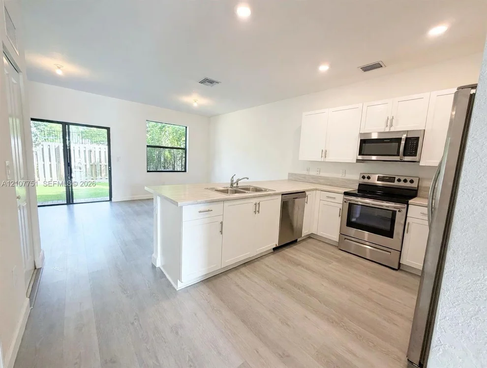 Unit for sale at 713 NE 208th Ter, Miami, FL 33179