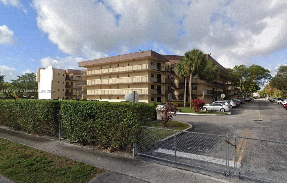 Unit for sale at 6555 W Broward Blvd, Plantation, FL 33317