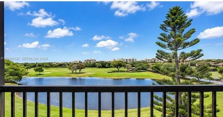 Unit for sale at 3300 W Rolling Hills Cir, Davie, FL 33328