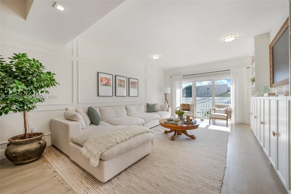 Unit for sale at 120 Salamanca Ave, Coral Gables, FL 33134
