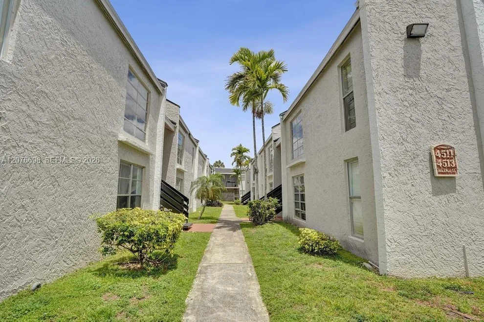 Unit for sale at 4511 Treehouse Ln, Tamarac, FL 33319