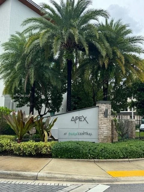 Unit for sale at 8031 NW 104th Ave, Doral, FL 33178