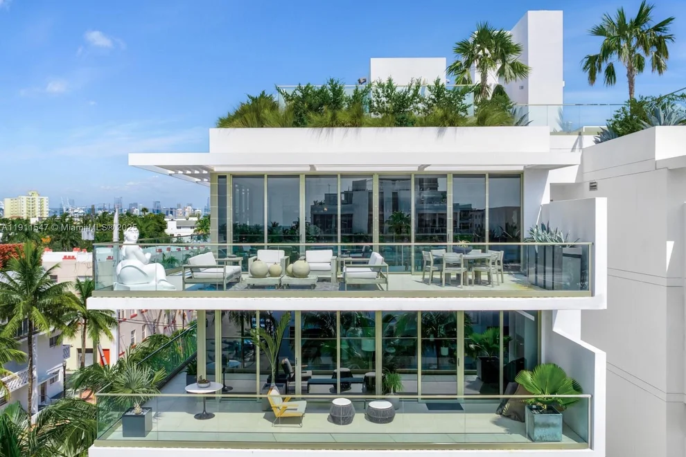 Unit for sale at 300 Collins Ave, Miami Beach, FL 33139