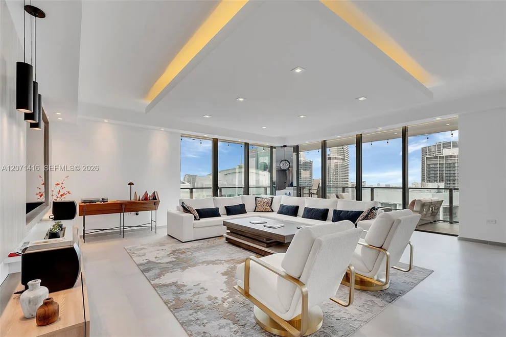 Unit for sale at 68 SE 6th St, Miami, FL 33131