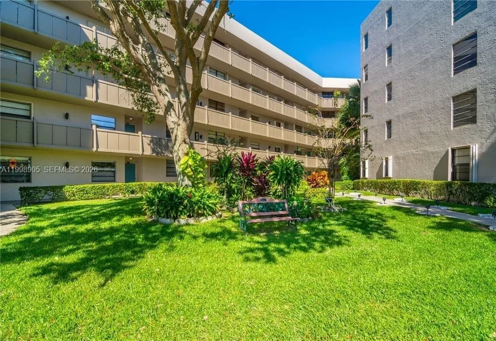 Unit for sale at 1100 Colony Point Cir, Pembroke Pines, FL 33026