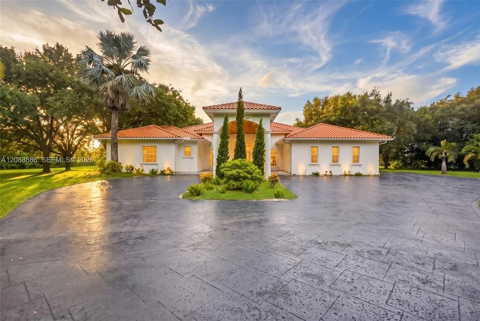 Unit for sale at 17920 SW 154th St, Miami, FL 33187