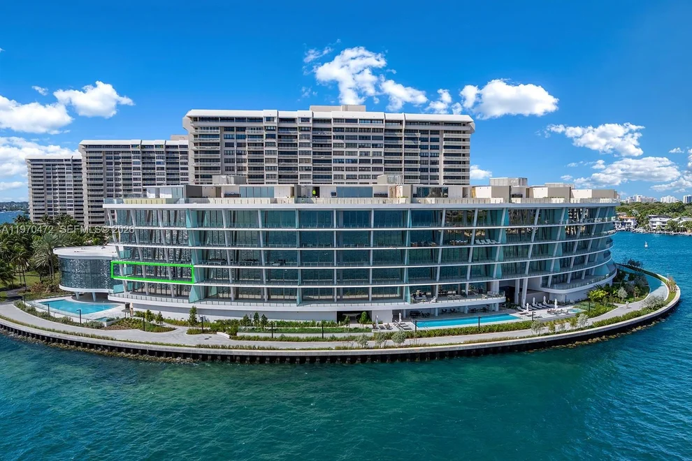 Unit for sale at 5 Grove Isle Dr, Coconut Grove, FL 33133