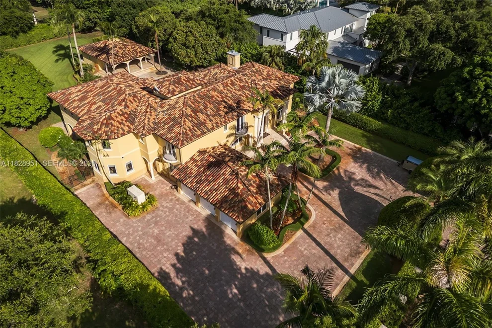 Unit for sale at 10851 SW 63rd Ave, Pinecrest, FL 33156