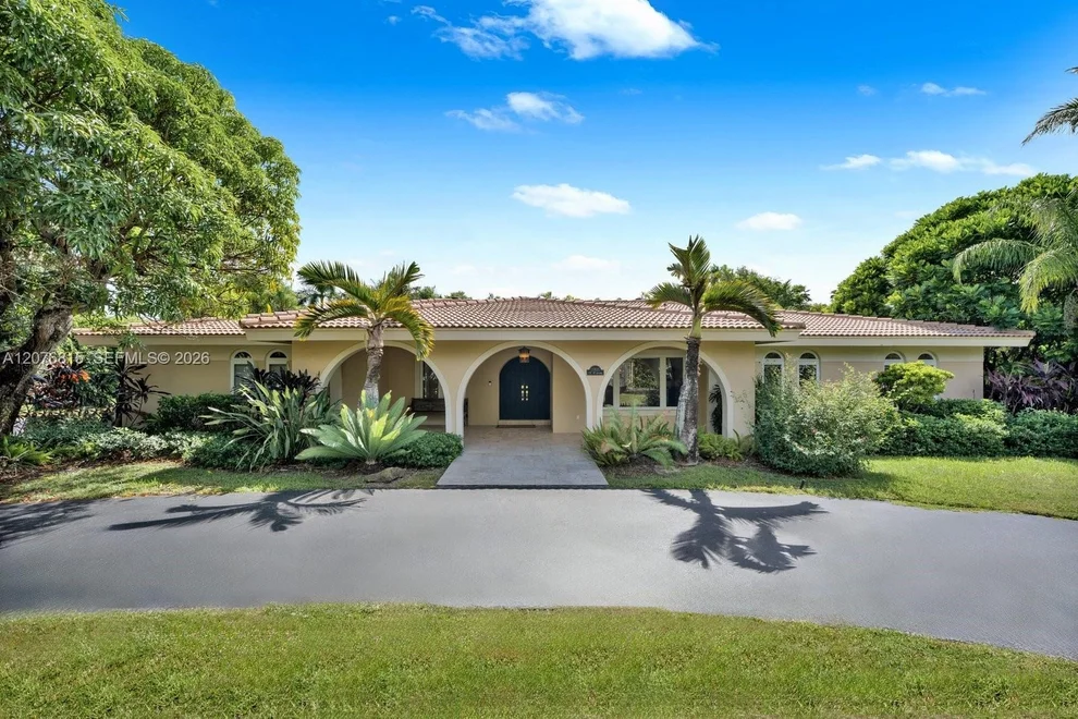 Unit for sale at 11805 SW 62nd Ave, Pinecrest, FL 33156