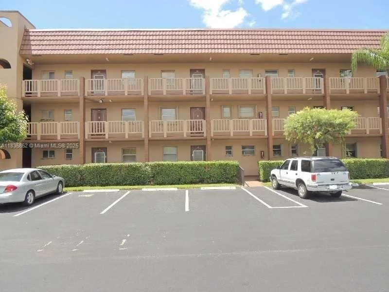Unit for sale at 9800 Sunrise Lakes Blvd, Sunrise, FL 33322