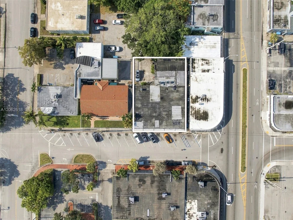 Unit for sale at 610 NE 124th St, North Miami, FL 33161