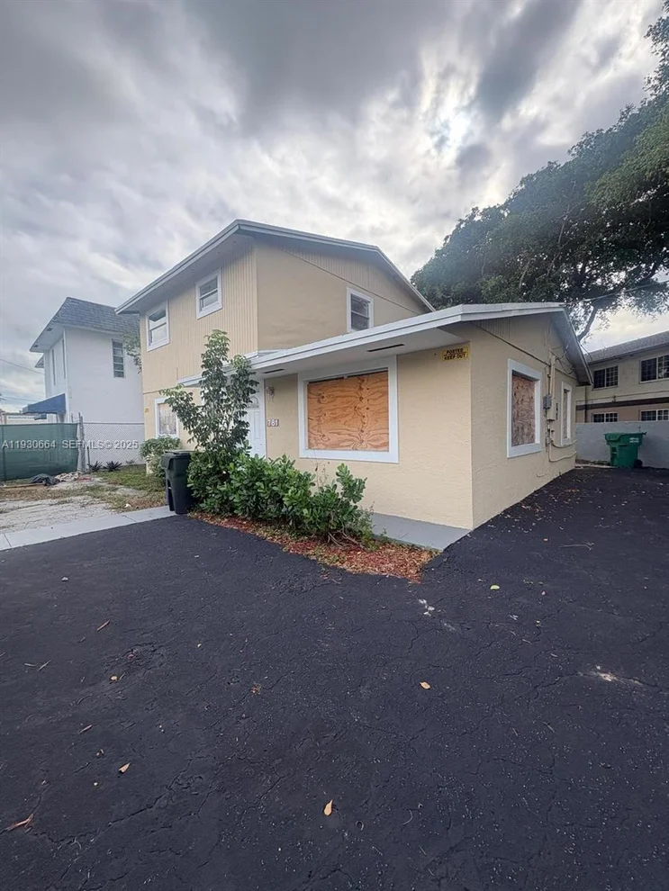 Unit for sale at 781 NW 22nd Rd, Fort Lauderdale, FL 33311