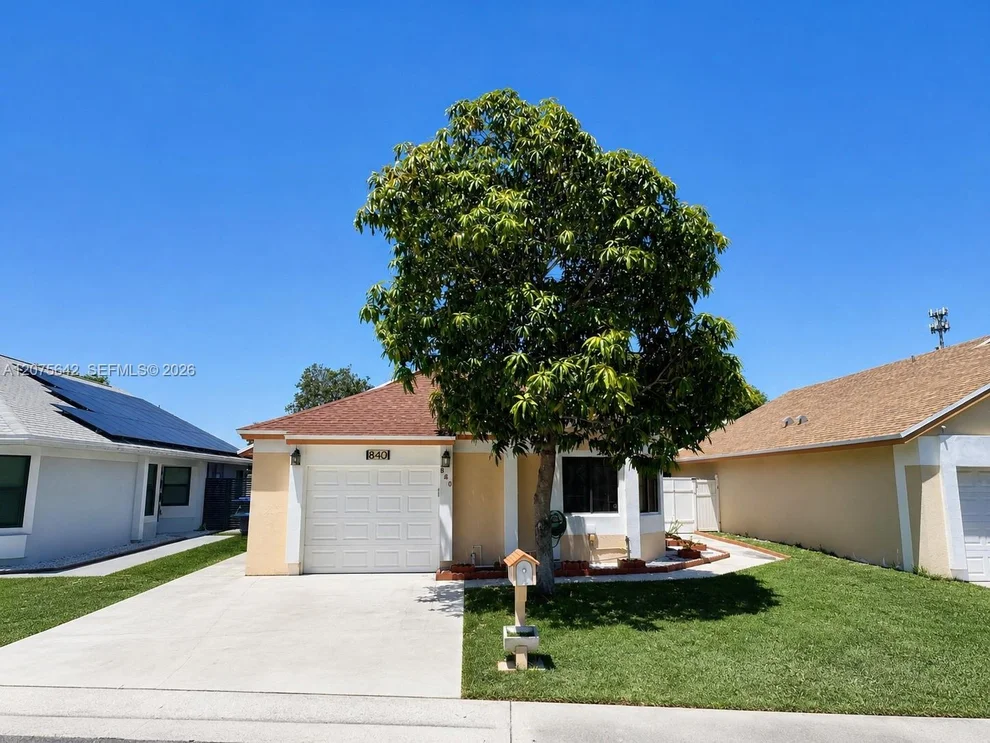 Unit for sale at 840 W Palm Run Dr, North Lauderdale, FL 33068