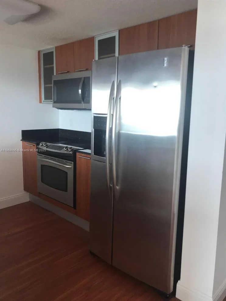 Unit for sale at 1800 N Bayshore Dr, Miami, FL 33132
