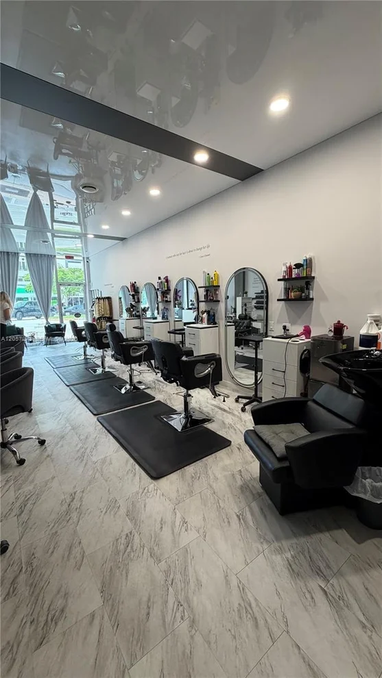 Unit for sale at 2119 Hollywood Blvd, Hollywood, FL 33020