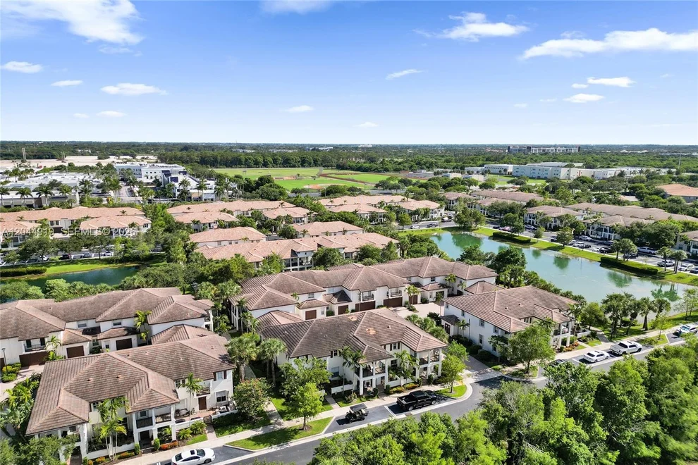 Unit for sale at 4760 Mimosa Pl, Coconut Creek, FL 33073