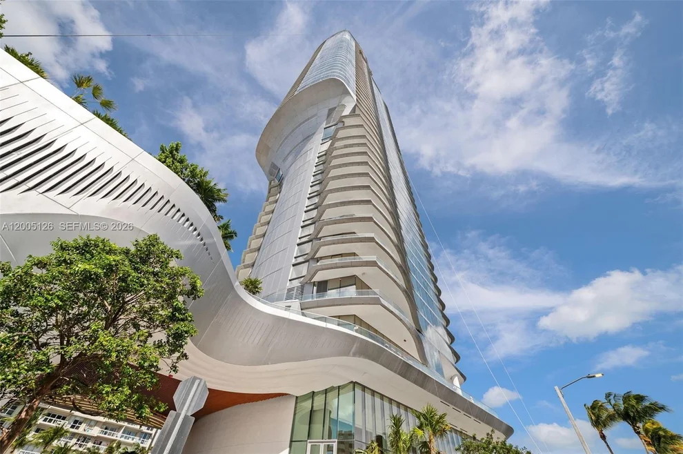 Unit for sale at 175 SE 25 RD, Miami, FL 33129