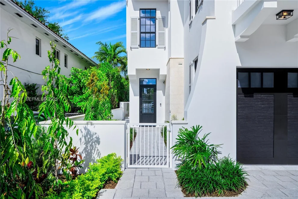 Unit for sale at 2712 S Le Jeune Rd, Coral Gables, FL 33134