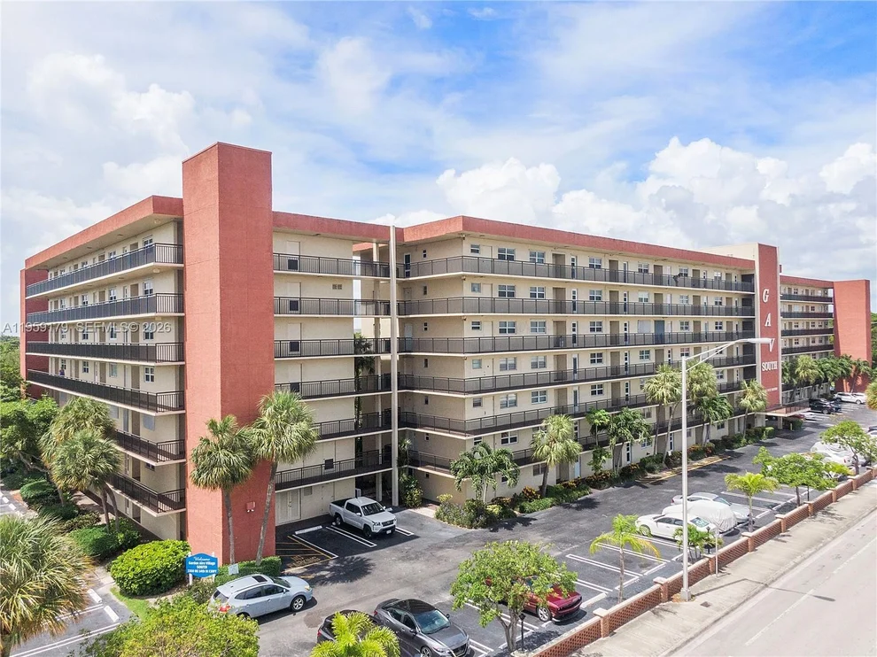 Unit for sale at 2350 NE 14th St Cswy, Pompano Beach, FL 33062