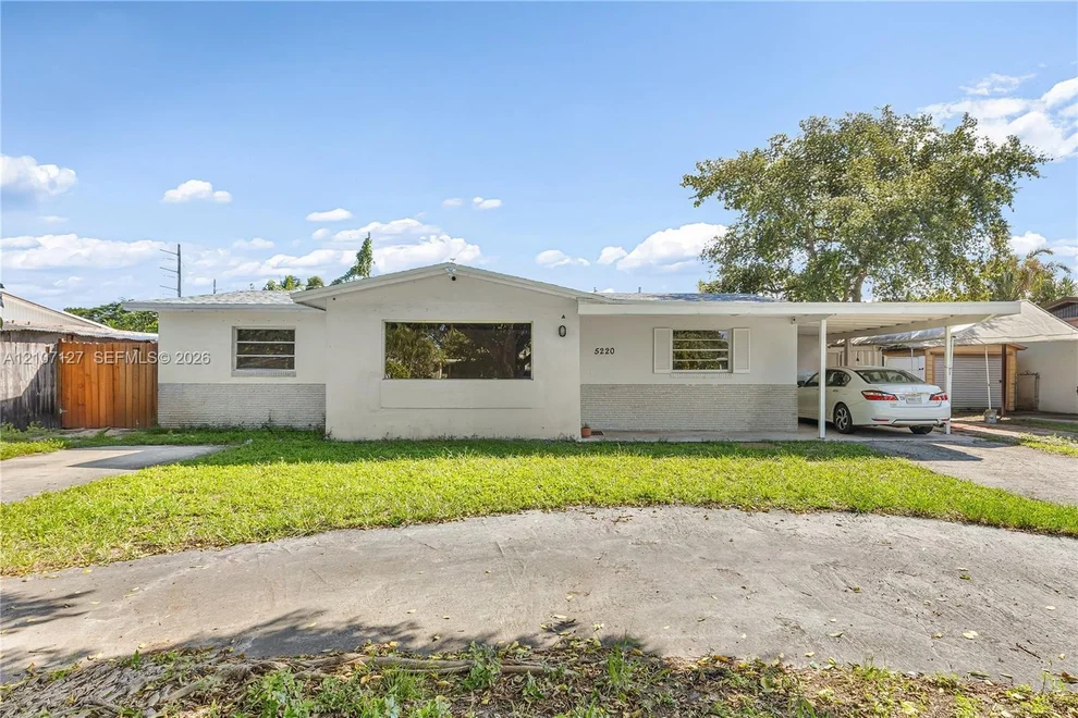 Unit for sale at 5220 SW 57th St, Davie, FL 33314