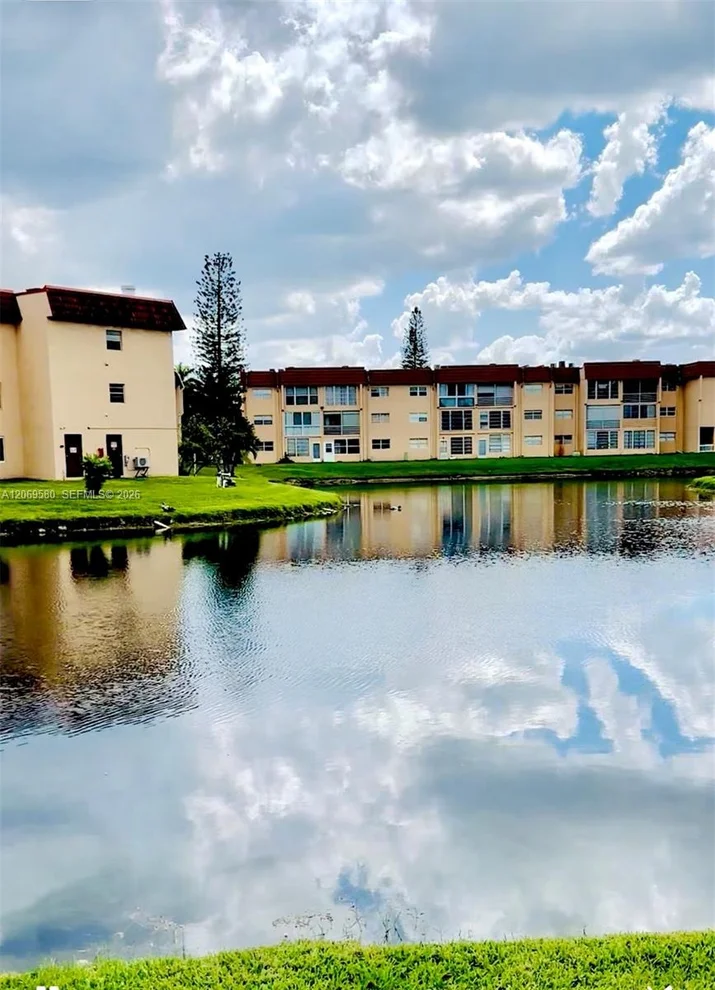 Unit for sale at 8881 Sunrise Lakes Blvd, Sunrise, FL 33322