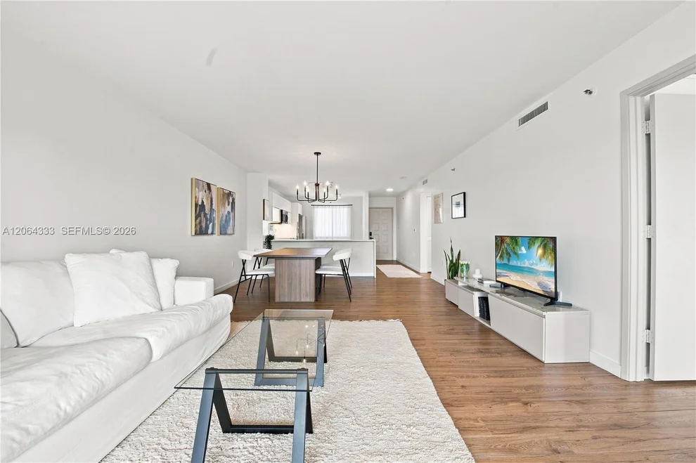 2240 North Cypress Bend Drive