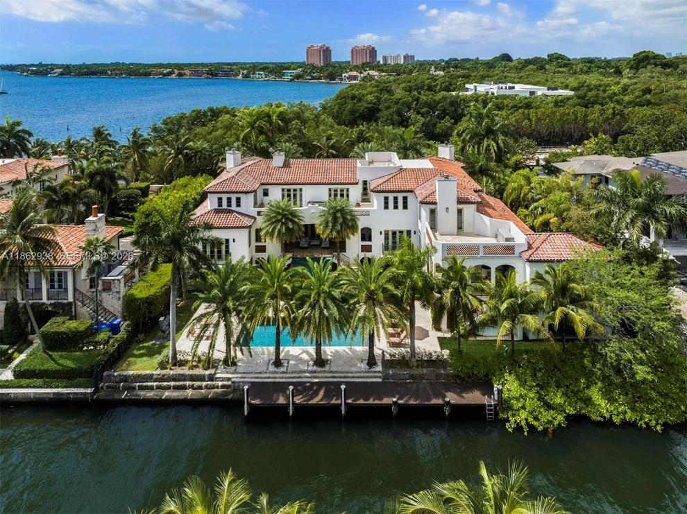 Unit for sale at 3305 S Moorings Way, Miami, FL 33133