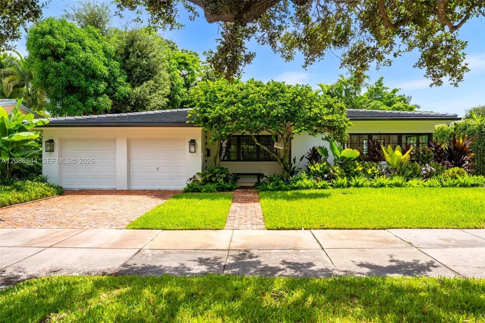 Unit for sale at 6609 Maynada St, Coral Gables, FL 33146