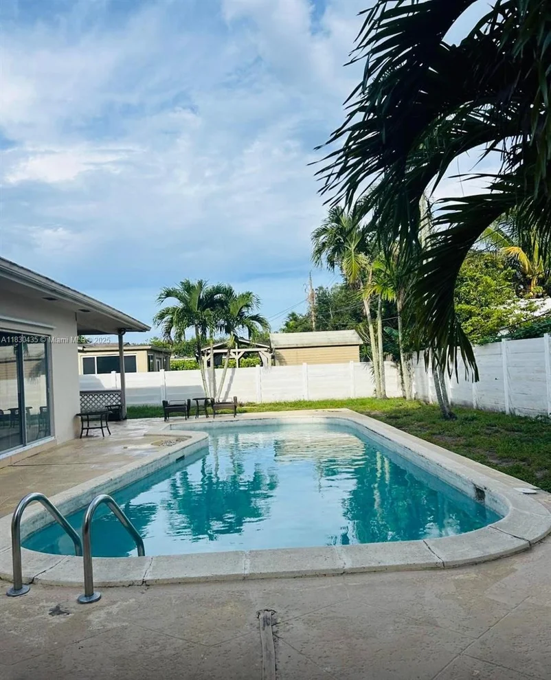 Unit for sale at 6790 SW 10th Ct, Pembroke Pines, FL 33023