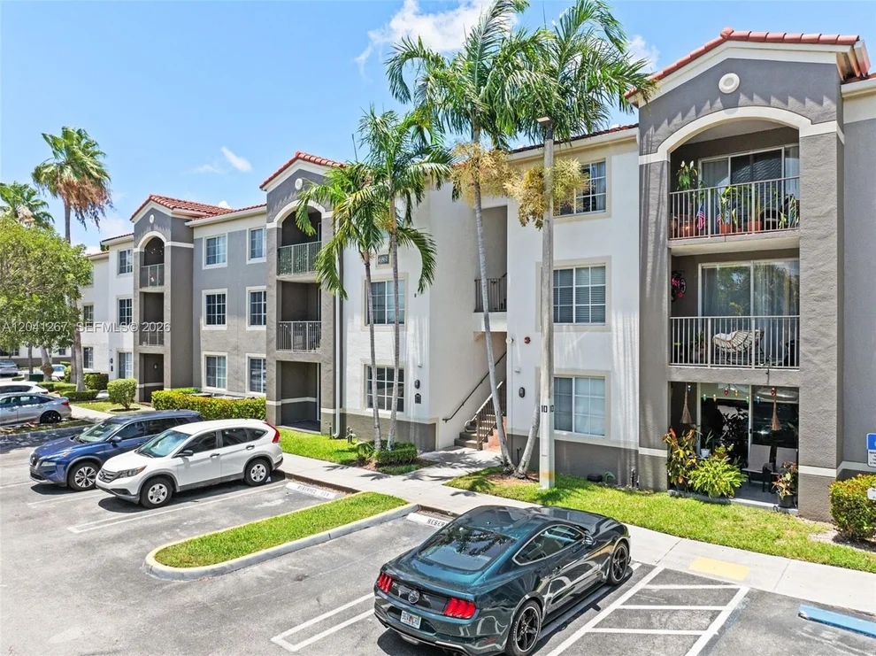 Unit for sale at 6861 SW 44th St, Miami, FL 33155