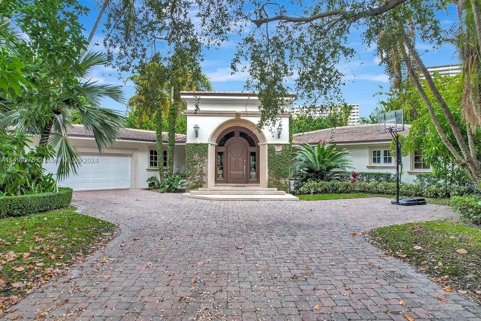 Unit for sale at 61 Camden Ct, Bal Harbour, FL 33154