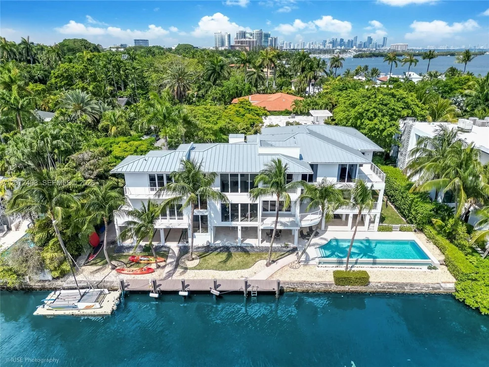 Unit for sale at 3835 Carole Ct, Miami, FL 33133