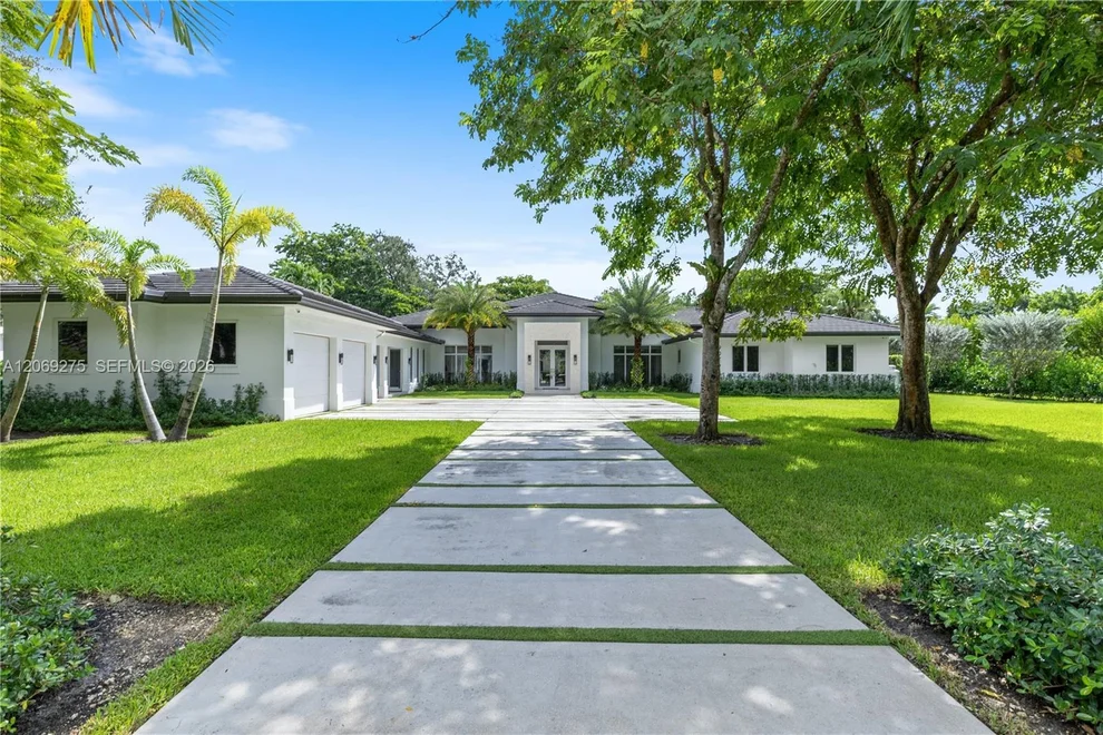 Unit for sale at 9025 SW 114th St, Miami, FL 33176